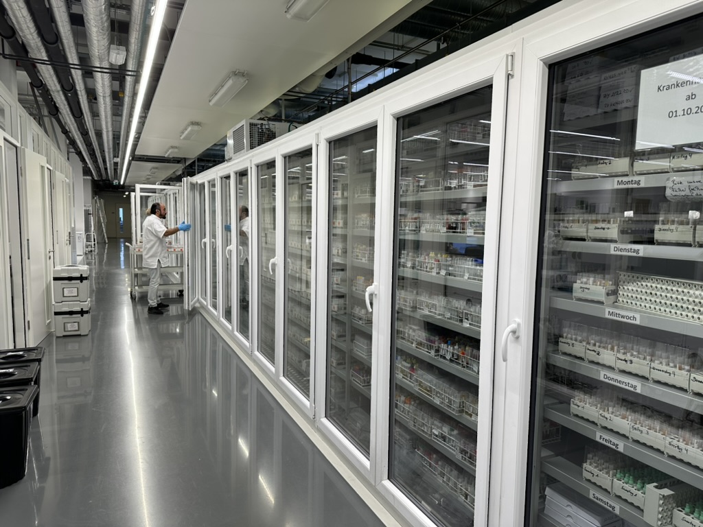 57BB52E3-BE00-4BBC-A73A-BB877A4088BF_1_105_c